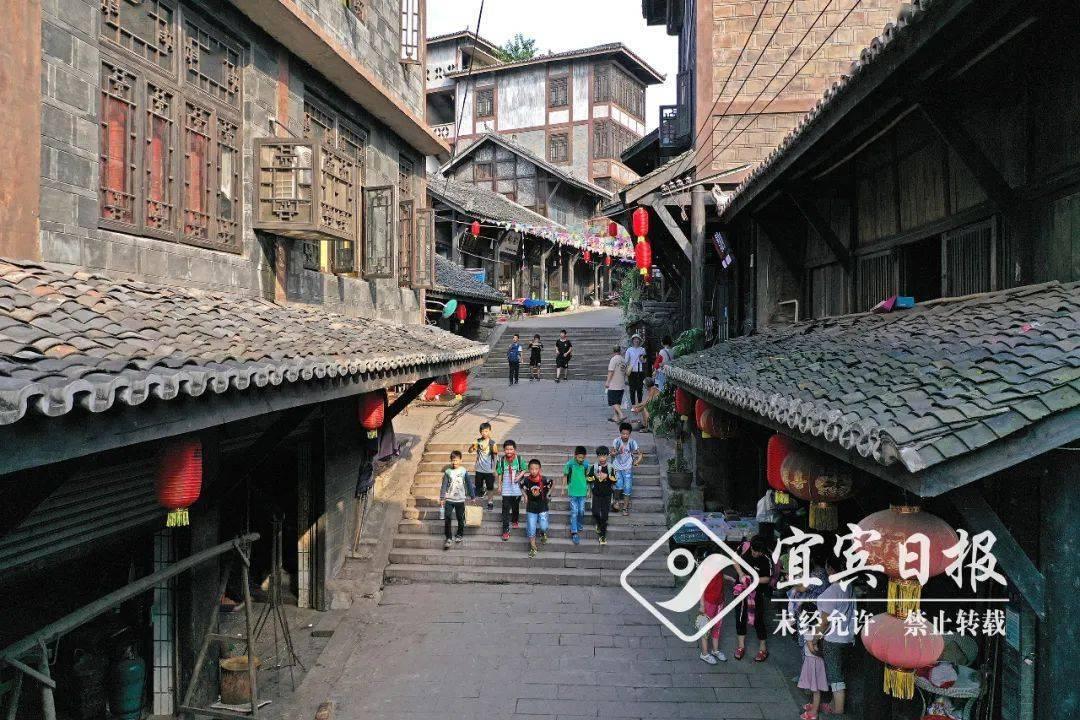 探知西游记:师徒四人历经艰险,终于达到了灵山,唐僧喜极而泣,拓展你的思维领域。